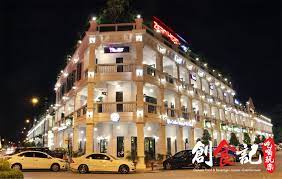 Consists of two blocks, this commercial centre has a unique and sophisticated white façade. Old Street Commercial Centre è€è¡—åŠ Site Title