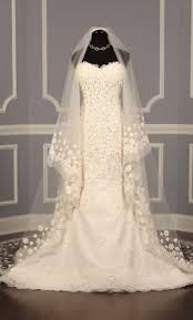 Oscar de la renta collections are synonymous with sophisticated elegance. Oscar De La Renta 44e10 6 250 Size 8 New Wedding Dresses Discount Designer Wedding Dresses Wedding Dresses Dresses