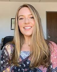 Lindsey Miller's Instagram, Twitter & Facebook