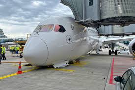 Boeing 787 da Lufthansa que colapsou no solo estava sem o pino de travamento no trem de pouso