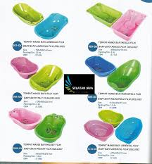 Bak Plastik Tempat Mandi Bayi Baby Bath Merk Lucky Star Bak Bayi Plastik Untuk Tempat Mandi Bayi Untuk Usia Bayi 2 Bulan Usia 12 Di 2020 Memandikan Bayi Mandi Jaya