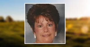 Carolyn Carr's Instagram, Twitter & Facebook