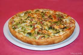 Fatele rosolare per un paio di minuti per farle insaporire, unite le olive taggiasche e proseguite la cottura nel frattempo, cuocete la pasta nella stessa acqua in cui avete lessato le cime di broccoli. Torta Salata Broccoli E Salsicce Ricetta Torta Salata Broccoli E Salsicce Di Misya