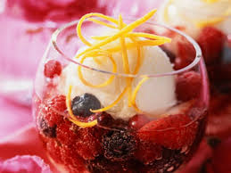 Verrines De Sorbet A La Rose Et Aux Baies Rouges Recette Verrine Recette Verrine Guacamole
