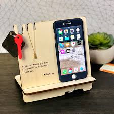 If you or a family. Personalized Docking Station Wooden Phone Stand Desk Organizer Love Quote Father S Day Gifts Boyfriend Girlfriend Wife Dad Party Favors Aliexpress