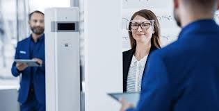 Dalam istilah medis mata minus disebut dengan rabun jauh atau miopi. Https Www Optiktunggal Com News Detail Tips Memilih Lensa Kacamata Yang Tepat