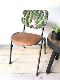 pin op schoolstoelen