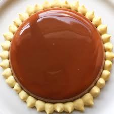 La tarte aux pralines roses aurait été redécouverte en 1975 par le grand chef alain chapel « transmise par un de ses amis dont le secret se transmettait. J En Reste Baba Tarte Citron Et Praline