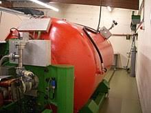 It is very possible the static current being generated by the van de graaff is way below to cause the human harm and. Van De Graaff Beschleuniger Wikipedia
