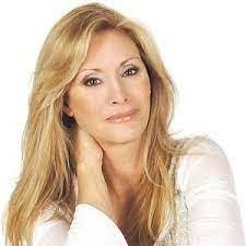 Nanette Dillard's Instagram, Twitter & Facebook