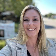 Amy Hank Real Estate Team Powered by KW Pinnacle