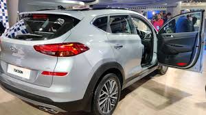 The interior of 2020 hyundai tucson provides refreshing such things like solar panel air vents, rearview looking glass, a whole new infotainment touchscreen, as well as a remodelled device bunch. Hyundai Tucson 2020 Walkaround Exterior Interior Features And Specs Auto Expo 2020 Hindi Youtube