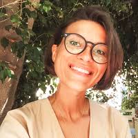 A list of who Valentina D'Annunzio is following