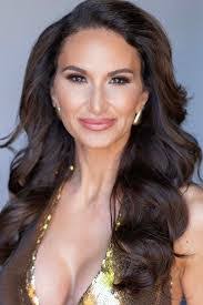 Amanda Shute's Instagram, Twitter & Facebook