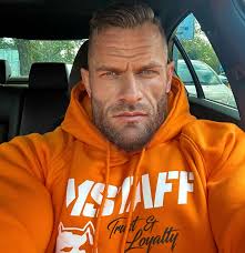 Diet face 💀 8 weeks out.. 🏁 #gasp #gaspofficial #bodybuilder  #bodybuilding #npc #superheavyweight #fitness #gymtime #freshcut  #freshcuted💺💇🏿‍♂️💈✂️