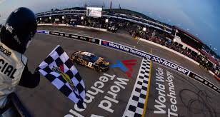 Kyle Busch holds off field, wins in overtime at St. Louis