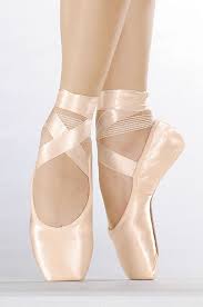 Y además también puedes encontrar puntas de ballet. Pin De Toril Delune En Ballet Zapatillas De Ballet Zapatos De Ballet Puntas De Ballet