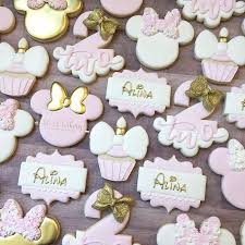 Minnie Mouse Cookies Pink And Gold Cookies Birthday Cookies Disney Cookie Minnie Mouse Birthday Cakes Minnie Mouse Cookies Minnie Mouse Birthday Decorations