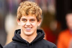 Logan Costello's Instagram, Twitter & Facebook