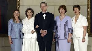 Trupul neînsuflețit va fi depus pentru doua zile la castelul regina ana a murit pe 1 august 2016. Principesa Irina A Fost Arestata In Statele Unite Fiica Regelui Mihai Risca 5 Ani De Inchisoare Stirileprotv Ro