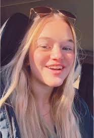 Natalie Dummitt's Instagram, Twitter & Facebook