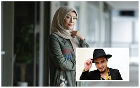 Dipetik daripada awani, laporan menerusi portal mhe pada jumaat lalu melaporkan mereka berdua sudahpun membawa haluan. Showbiz Erra Fazira Not Ready To Wed