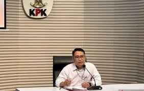 KPK Ungkap Kapolresta Cilacap Masuk Daftar Penerima THR dari Bupati Syamsul