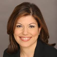 Kristen Kennelly's Instagram, Twitter & Facebook