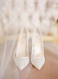 Scarpe sposa in pizzo avorio con punta chiusa, plateau e cinturino alla caviglia. Scarpe Da Sposa In Pizzo Scarpe Da Sposa In Pizzo Scarpe Da Sposa Scarpe Basse Da Sposa