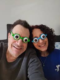 These principles reflect ambiguity in bass playing! 1. Being well rounded.  2. Being versatile. These are popular philosophies, but actually doesn't  mean anything especially to self-taught bass players. Only top readers can