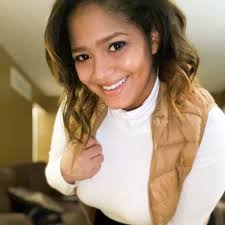 Mercedes Hein's Instagram, Twitter & Facebook