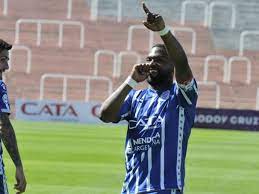 Puede hacer toda la banda y tiene gol (hizo cuatro en 19 partidos). Godoy Cruz Prevent Atletico Tucuman Closing On Racing Club Banfield Sweep To Victory In Mar Del Plata Video Golazo Argentino