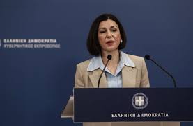 «μετά το σκίσιμο των μνημονίων με έναν νόμο κι ένα άρθρο, την κατάργηση του ενφια και τη «σεισάχθεια» του προγράμματος της θεσσαλονίκης που. Pelwnh O Tsipras Ependyei Sthn Polwsh Kai To Dixasmo Libre