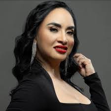 Estela Castillo's Instagram, Twitter & Facebook