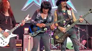 Turn up the radio is a song by american glam metal band autograph and the lead single from their 1984 debut album, sign in please. M3 2019 Autograph Turn Up The Radio Youtube