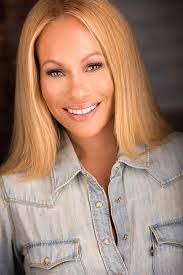 Reparto de Angrily Ever After (película 2019). Dirigida por Terri J. Vaughn 