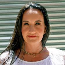 Amanda Pool's Instagram, Twitter & Facebook