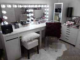 If you want to feel like a movie star while putting up your makeup, now you can, with this elegant vanity mirror. Vanity Collections Helping To Organise Beauty Rooms And Salons Across The World With High End And Innovative Produc Beauty Room Vanity Glam Room Beauty Room