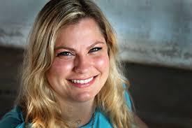 Lindsey Overstreet's Instagram, Twitter & Facebook