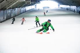 True blue mountain sports shop is open 7 days a week for all your mountain gear needs. Indoor Skihal Met Echte Sneeuw Snowworld
