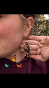 I just finished these precious butterfly earrings, a friend reminded me  recently that the butterflies and hummingbirds are