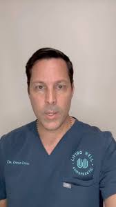 ¿Cuando es que debo llevar a mi hij@ por primera vez al quiropráctico?  Aprovecha nuestra oferta de Back to School 📚