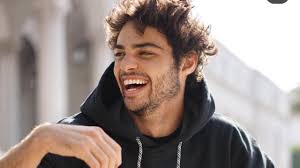 Noah centineo opened up about his past drug use, revealing that it was a dark time. This Is Noah Centineo S Personality You Will Be Surprised Iwmbuzz