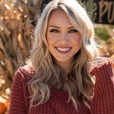 Chris Bellah's Instagram, Twitter & Facebook