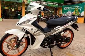 Stiker motor nmax warna merah motif redbull 01 replika desain motogp via prostiker.com. Modifikasi Yamaha Jupiter Mx 135 Elegan Bodi Putih Mulus Jadi Andalan Gridoto Com