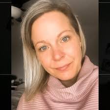 Danielle Crough's Instagram, Twitter & Facebook