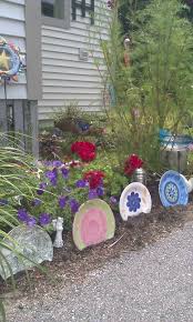 In this tutorial, i'm going to teach you how to edge a flower bed like a pro! Pin By Jamie Badders On Yard Ideas Pinterest Whimsical Garden Garden Whimsy Flower Bed Borders