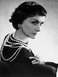 Some of the popular fashions were the flappers, the masculine look, cloche hats, and evening and day dresses. Coco Chanel Was A Major Contributor To The Harlem Sutori