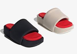 The changes may be automatic and at regular intervals or they may be manually controlled by a presenter or the viewer. Adidas Y 3 Slide Fz4505 Fz4504 Release Info Sneakernews Com