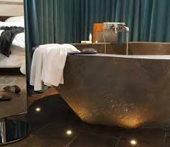 Si une petite vasque vous convient. Baignoire Galet Pierre Salle De Bain Moderne Miroir Chambre Hotel Mareauxoiseaux